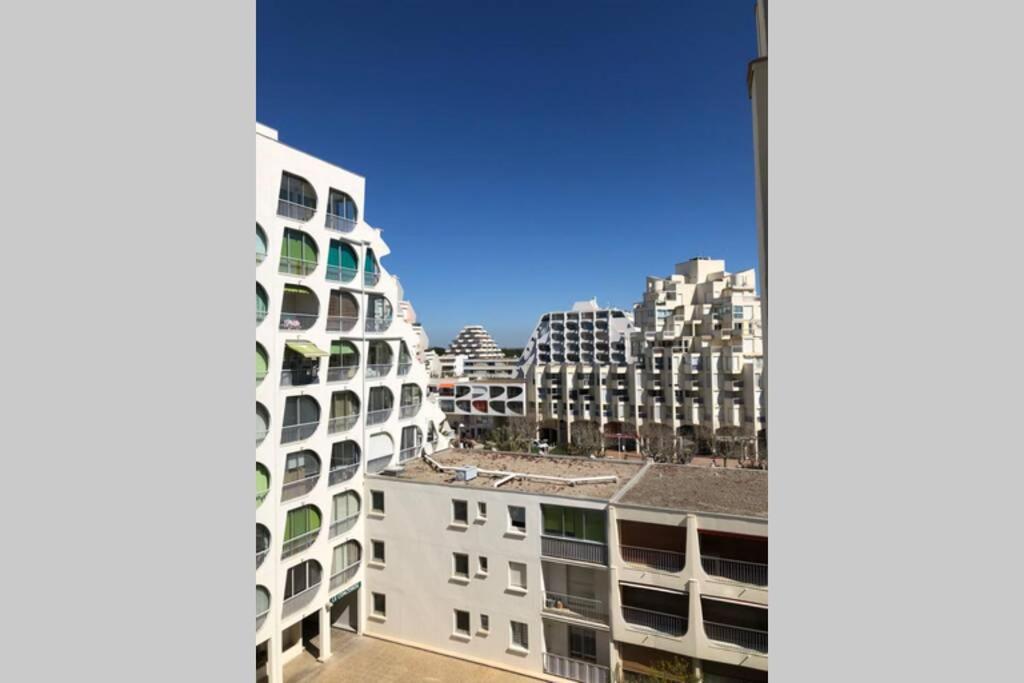 Appartement Vue Mer Et Port, Refait A Neuf Pour Vous ! Climatise Ла Гранде-Моте Екстериор снимка