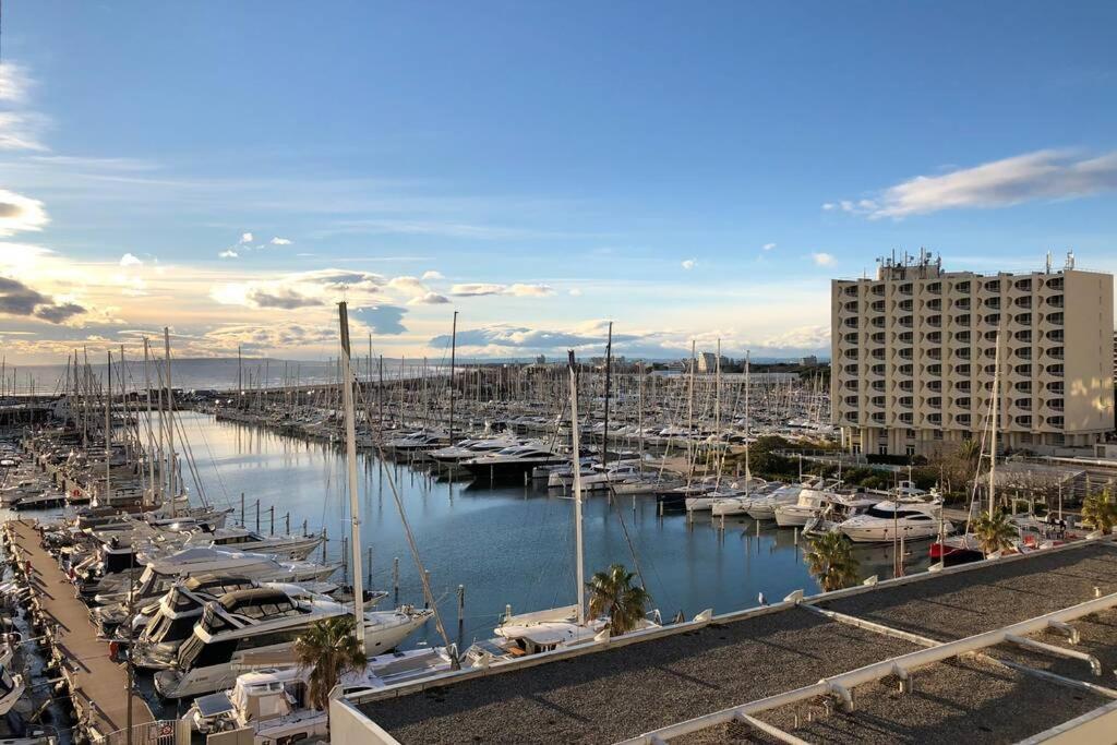 Appartement Vue Mer Et Port, Refait A Neuf Pour Vous ! Climatise Ла Гранде-Моте Екстериор снимка