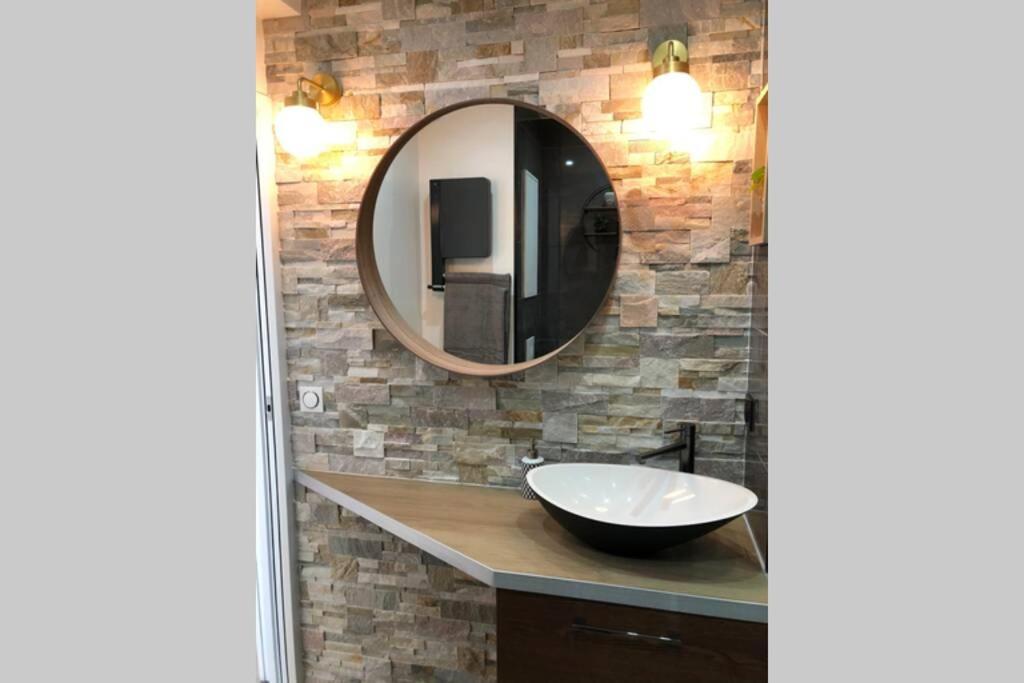 Appartement Vue Mer Et Port, Refait A Neuf Pour Vous ! Climatise Ла Гранде-Моте Екстериор снимка