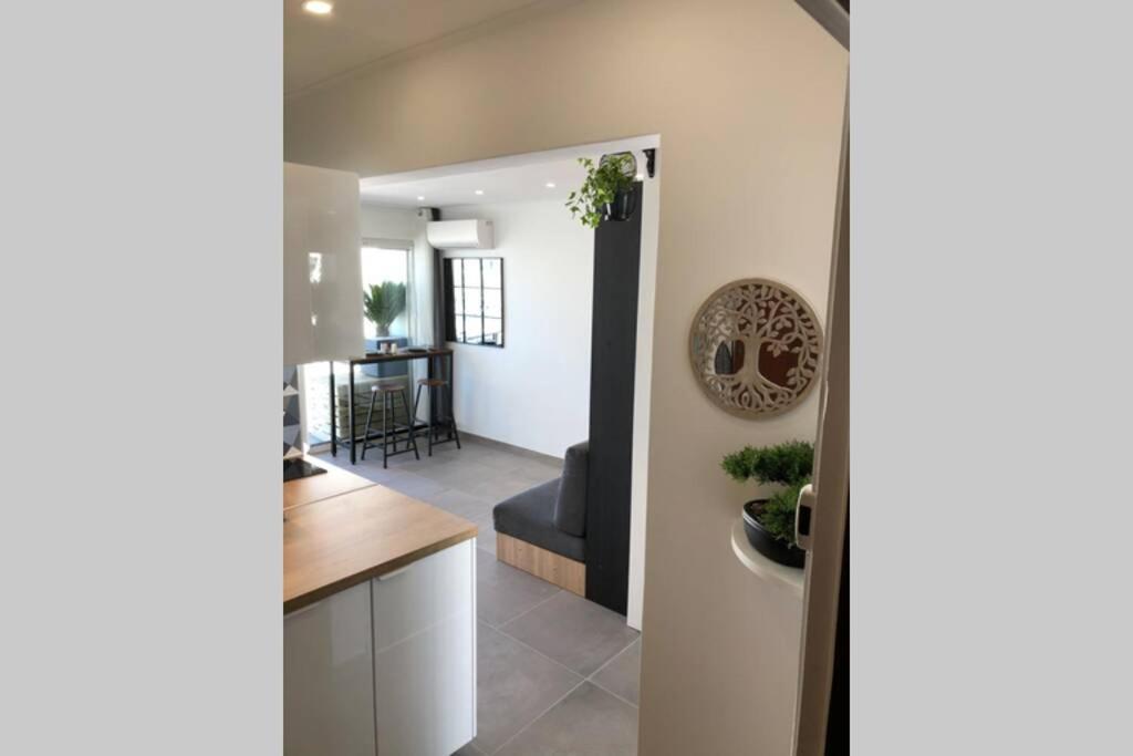 Appartement Vue Mer Et Port, Refait A Neuf Pour Vous ! Climatise Ла Гранде-Моте Екстериор снимка